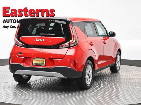 Used 2025 Kia Soul LX w/ LX Technology Package FWD image 5