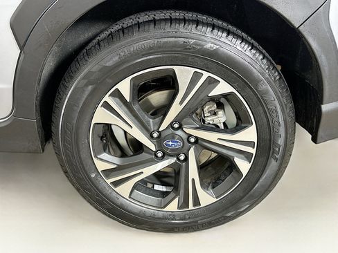 Used 2024 Subaru Crosstrek 2.0i Premium image 11