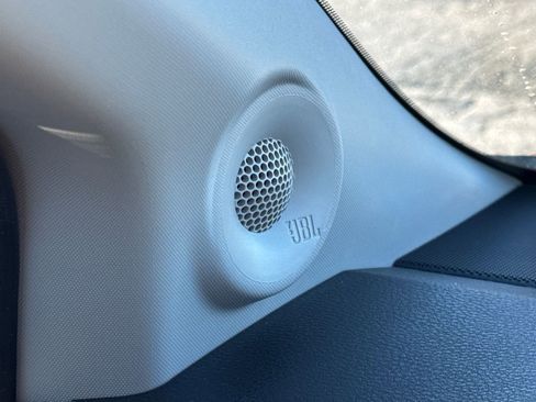 Used 2022 Toyota Sienna XLE w/ XLE Plus Package image 40