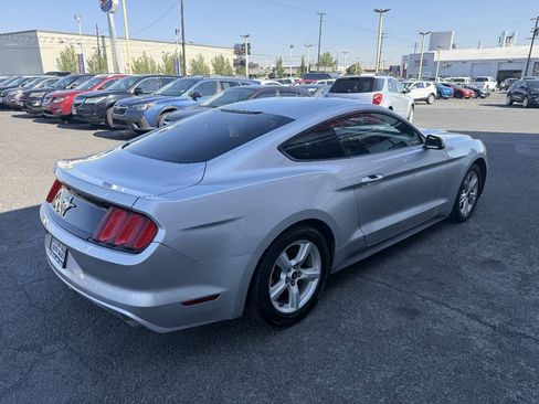 Used 2016 Ford Mustang Coupe RWD image 3