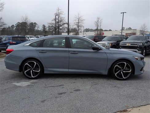 Used 2021 Honda Accord Sport image 3