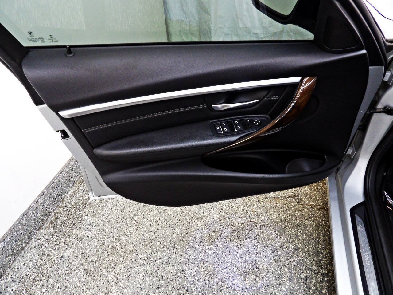 Used 2016 BMW 328i xDrive Sedan AWD/4WD image 7