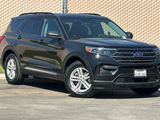 Used 2020 Ford Explorer XLT image 2