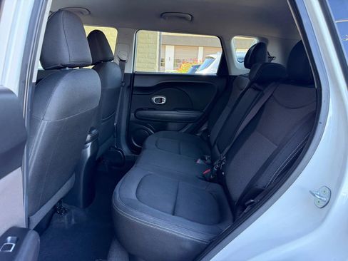 Used 2019 Kia Soul + image 20