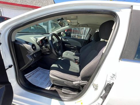 Used 2014 Chevrolet Sonic LT FWD image 20
