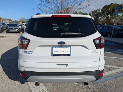Used 2018 Ford Escape SE image 5
