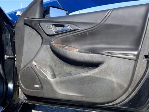 Used 2018 Chevrolet Malibu Premier w/ Premier Sun and Wheel Package image 23