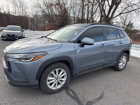 Used 2024 Toyota Corolla Cross LE image 22