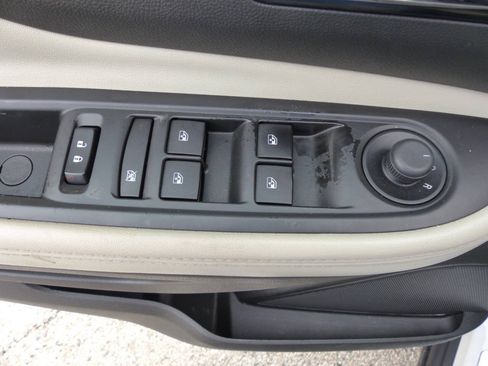 Used 2021 Buick Encore Preferred FWD image 18