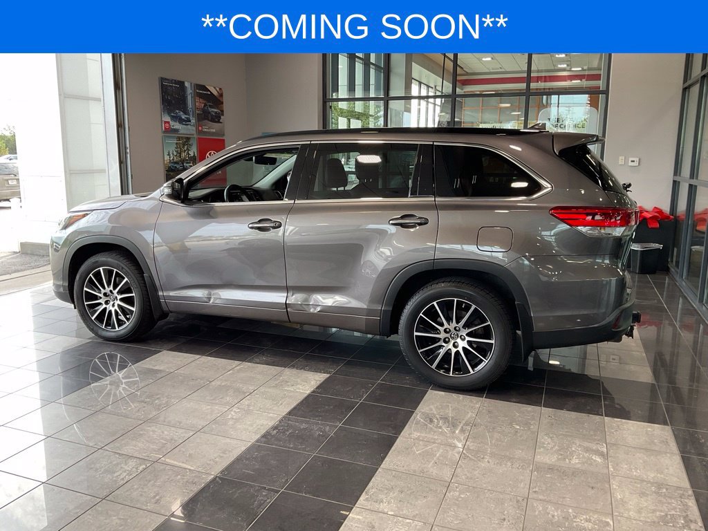 Used 2018 Toyota Highlander SE AWD/4WD image 4