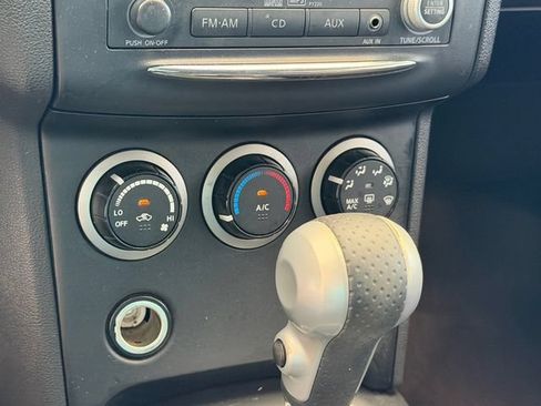 Used 2011 Nissan Rogue SV FWD image 18