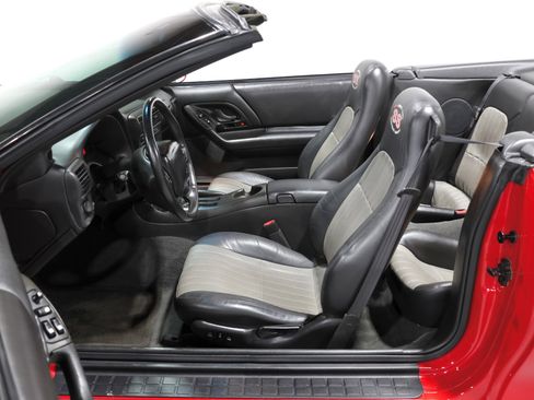 Used 2002 Chevrolet Camaro Z28 w/ SS Performance/Appearance Pkg image 83