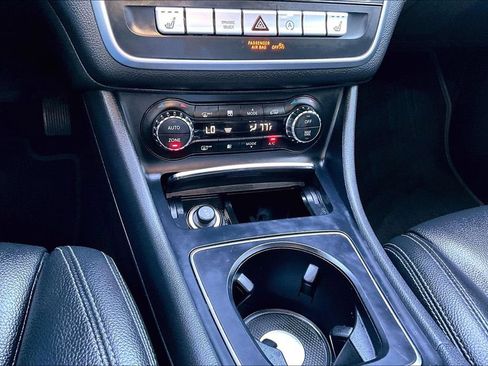Used 2019 Mercedes-Benz CLA 250 image 11