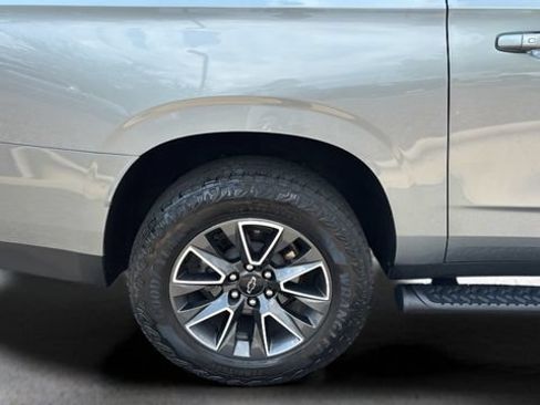 Used 2023 Chevrolet Suburban Z71 w/ Luxury Package AWD/4WD image 37