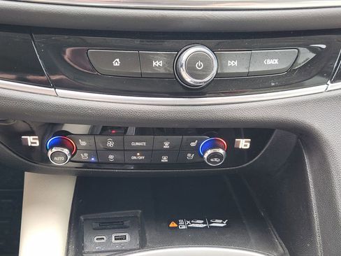 Used 2022 Buick Enclave Avenir w/ Avenir Technology Package FWD image 19