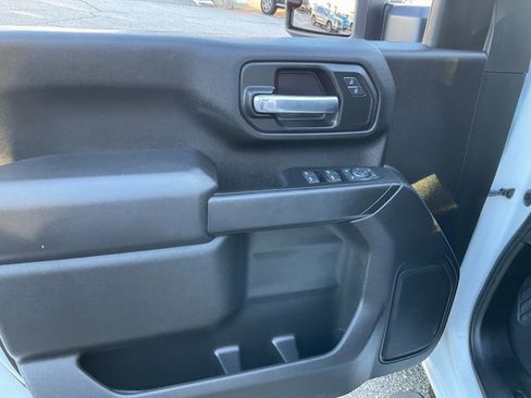 Used 2024 Chevrolet Silverado 2500 Custom w/ Custom Value Package image 7