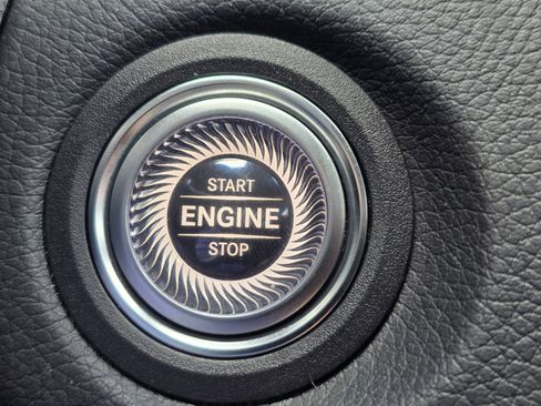 Used 2022 Mercedes-Benz GLC 300 4MATIC image 52