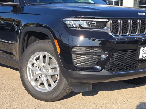 New 2025 Jeep Grand Cherokee Laredo X w/ Luxury Tech Group I AWD/4WD image 3