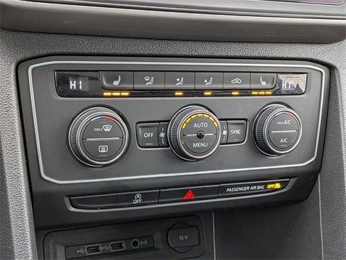 Used 2020 Volkswagen Atlas Cross Sport SE image 20