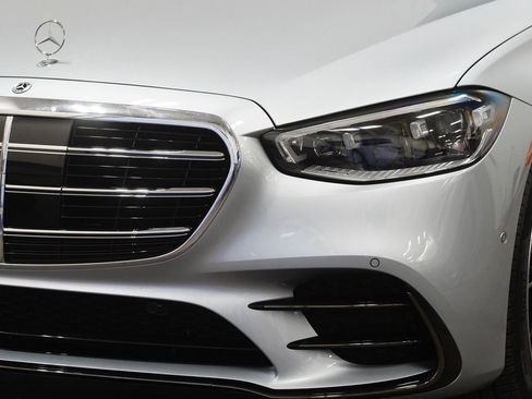 Used 2025 Mercedes-Benz S 580 4MATIC Sedan image 9