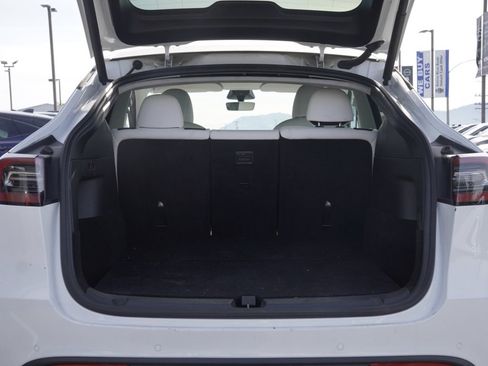 Used 2022 Tesla Model Y Performance image 6