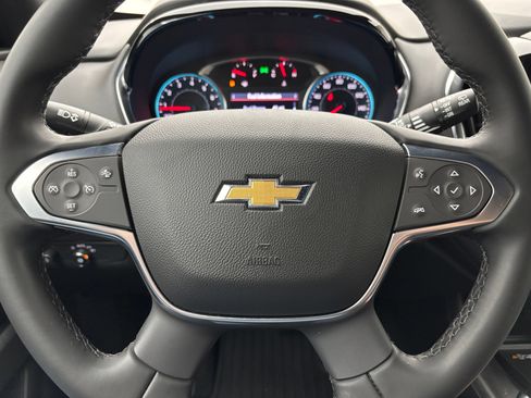 Used 2023 Chevrolet Traverse LT FWD image 20