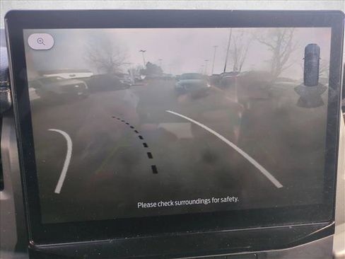 Used 2023 Ford Expedition XLT image 12