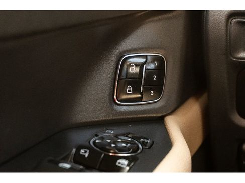 Used 2023 Ford Expedition Limited AWD/4WD image 31