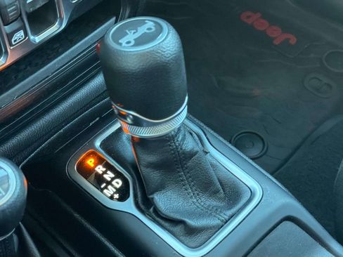 Used 2019 Jeep Wrangler Unlimited Sport S image 17