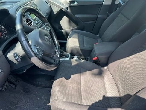 Used 2014 Volkswagen Tiguan S FWD image 12