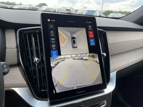 New 2026 Volvo XC90 B6 Plus image 16