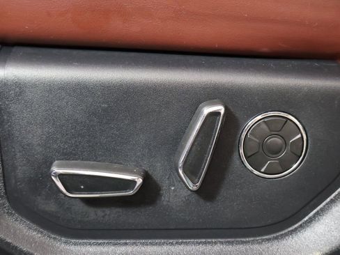 Used 2019 Ford F150 Platinum w/ Equipment Group 701A Luxury image 27