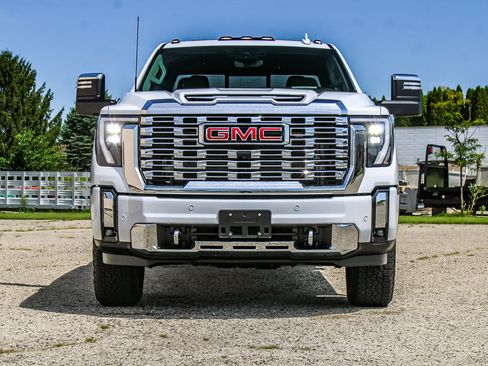 Used 2025 GMC Sierra 2500 Denali w/ Denali Reserve Package AWD/4WD image 5