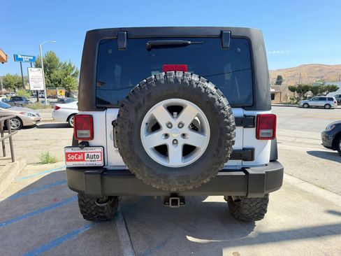 Used 2015 Jeep Wrangler Unlimited Sport w/ Quick Order Package 24S AWD/4WD image 4
