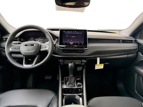 New 2026 Jeep Compass Latitude image 10