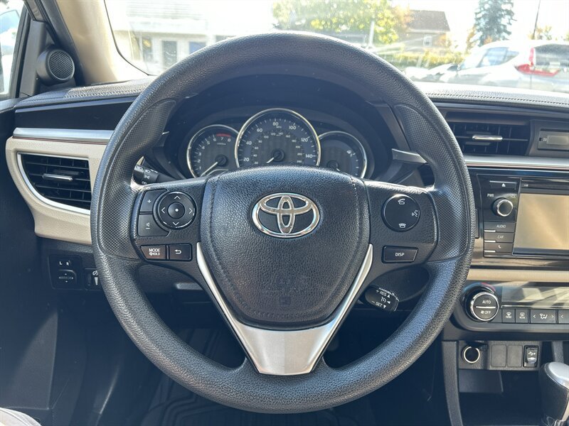 Used 2015 Toyota Corolla LE FWD image 12