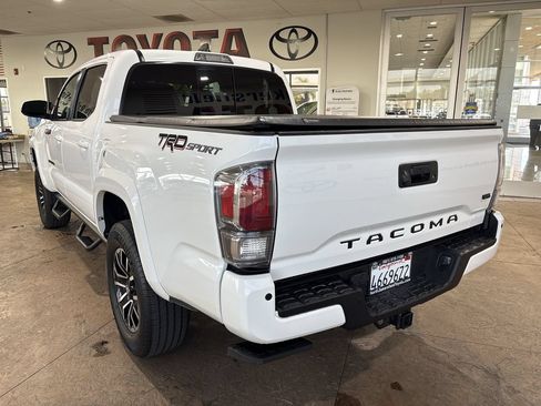 Used 2020 Toyota Tacoma TRD Sport w/ Technology Package RWD image 8