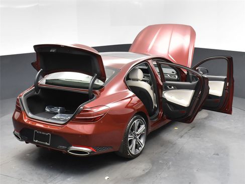 Used 2025 Genesis G70 2.5T w/ Sport Prestige Package image 17