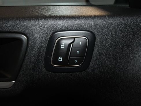 Used 2025 Ford Escape Platinum w/ Premium Technology Package AWD/4WD image 9