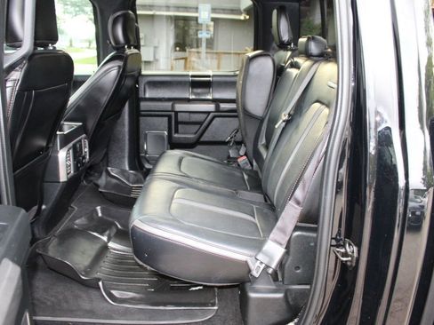 Used 2018 Ford F150 Platinum w/ Equipment Group 701A Luxury image 23