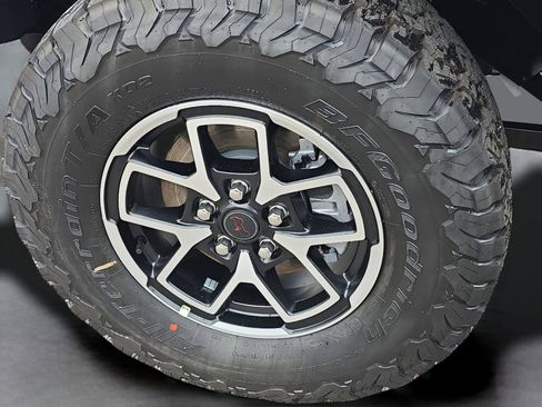 New 2026 Jeep Wrangler Unlimited Rubicon w/ Safety Group image 9