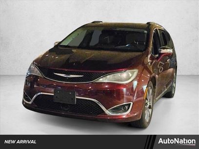 Used 2018 Chrysler Pacifica Limited w/ Tire & Wheel Group