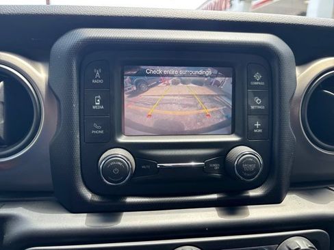 Used 2020 Jeep Wrangler Sport AWD/4WD image 23