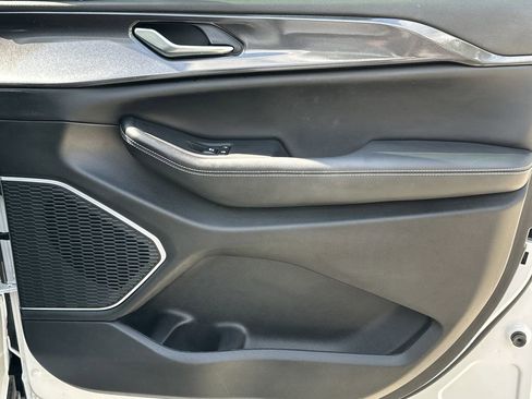 Used 2022 Jeep Grand Cherokee L Laredo image 15