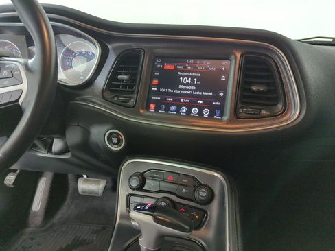 Used 2016 Dodge Challenger SXT Plus image 13