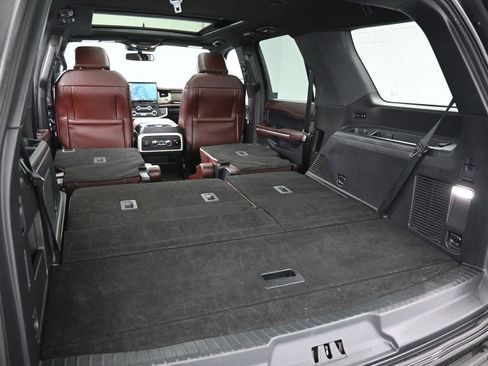 Used 2022 Ford Expedition Limited image 26