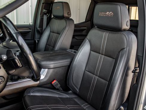 Used 2024 Chevrolet Silverado 1500 High Country w/ High Country Premium Package AWD/4WD image 28