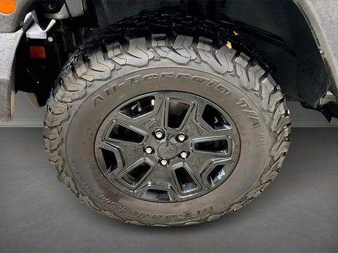 Used 2017 Jeep Wrangler Sport image 30