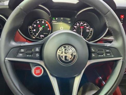 Used 2018 Alfa Romeo Stelvio Ti image 15