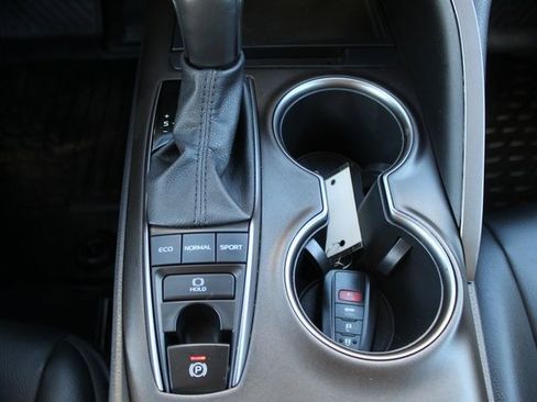 Used 2023 Toyota Camry SE image 16